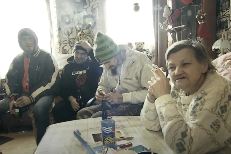 Familie Ritter: Skandal-Familie aus Köthen zwischen Medienhype, Neonazismus und sozialem Absturz 1 Familie Ritter aus Köthen