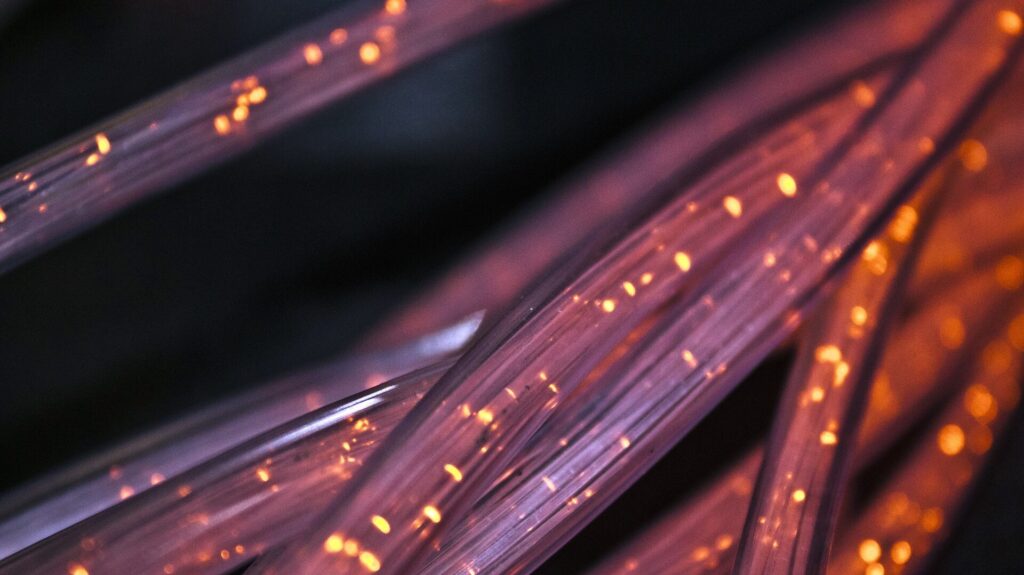 MagentaZuhause XL – Internet 250 MBit/s & Festnetz-Flat im Überblick 2 Faser Kabel edited