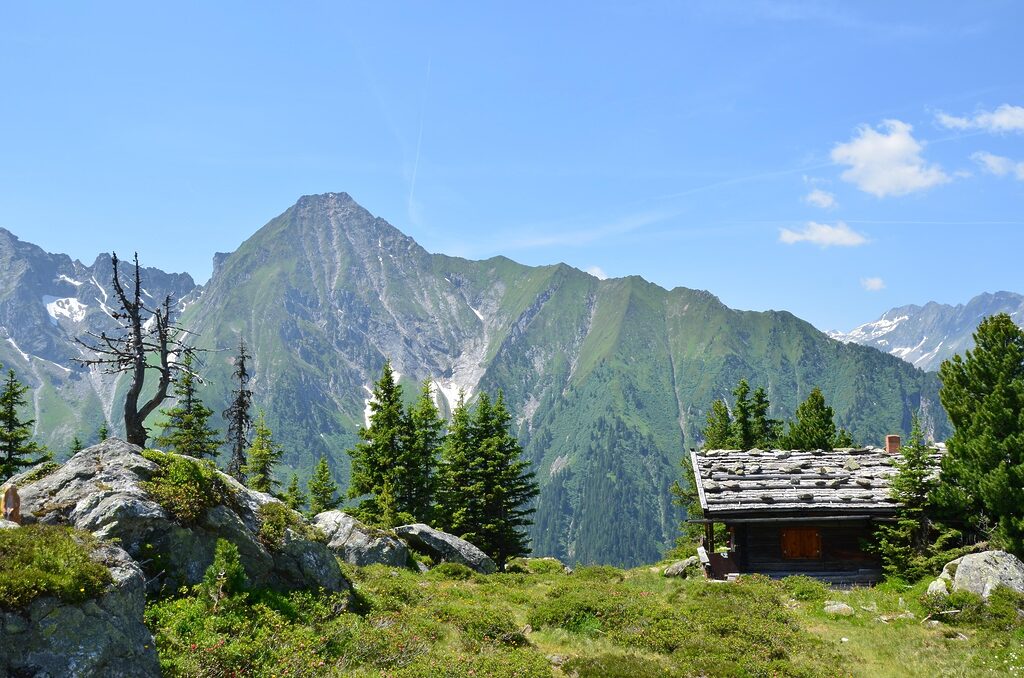 ServusTV – Geschichte, Programm, Streaming & Empfang 1 alpenpanorama