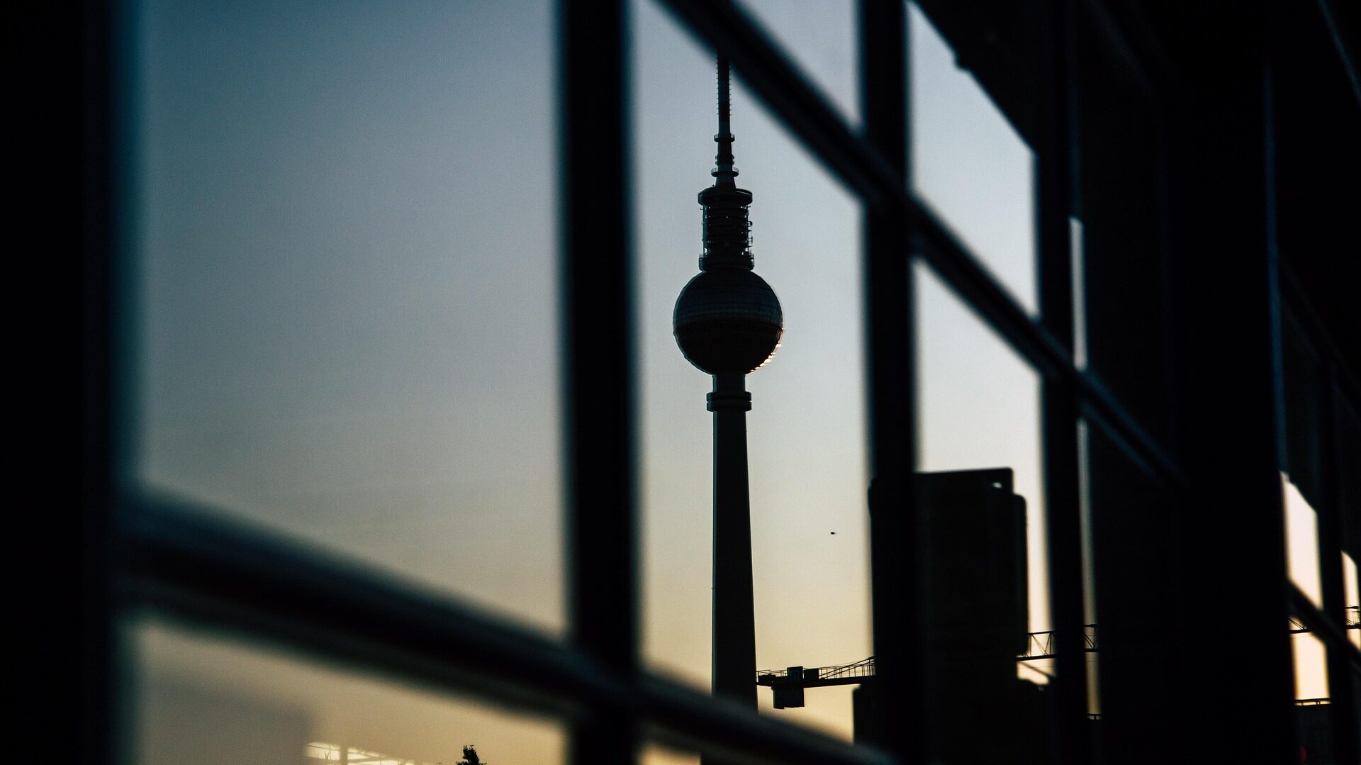 RTL2 live – RTLZWEI im Livestream sehen 2 "Berlin - Tag & Nacht" ist eine der beliebtesten Formate des Senders, vor allem bei jüngeren Zuschauern.