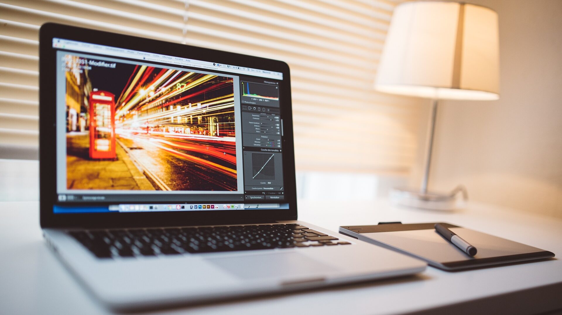 MagentaZuhause XL – Internet 250 MBit/s & Festnetz-Flat im Überblick 4 Genießen Sie alle Vorteile einer schnellen Internetverbindung.