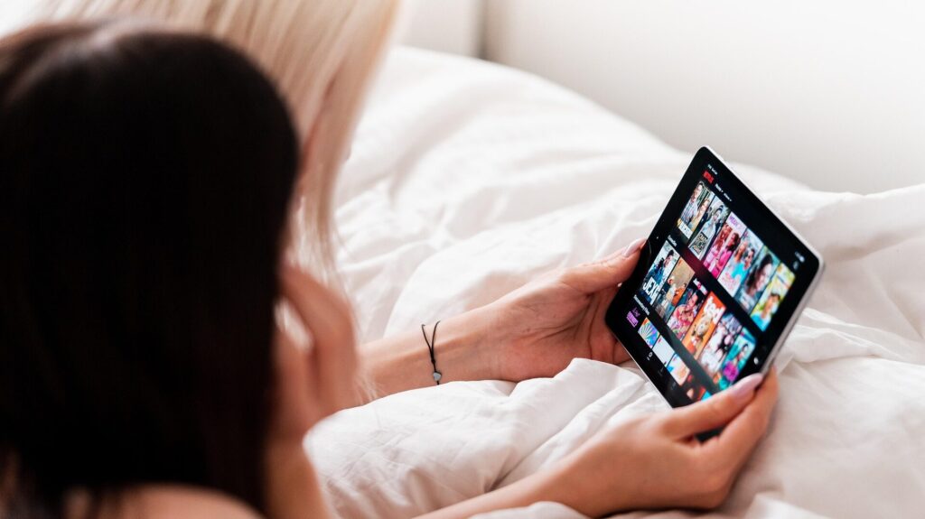 Beliebteste Netflix Serien 2026 : Diese Hits lohnen sich jetzt wirklich 1 netflix auf tablet gucken edited