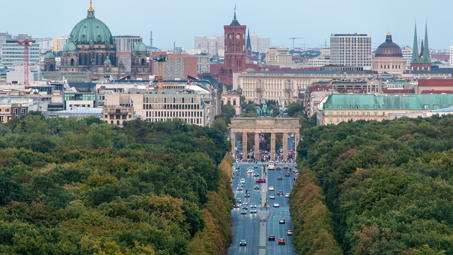 BTN Vorschau: 6‑Wochen Ausblick auf „Berlin – Tag & Nacht” 3 Berlin Stadtansicht bei Tag.