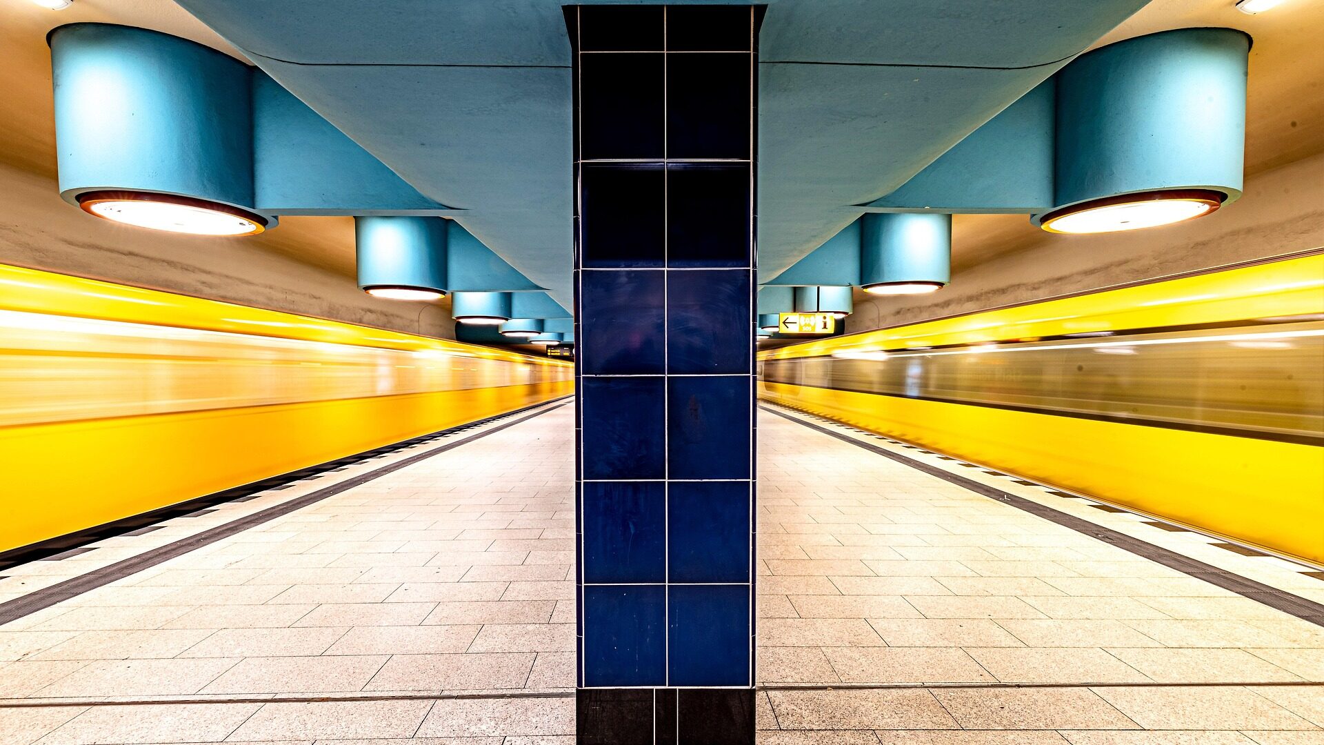 BTN Vorschau: 6‑Wochen Ausblick auf „Berlin – Tag & Nacht” 2 Berliner U-Bahn-Station - die Stadt steht nie still.