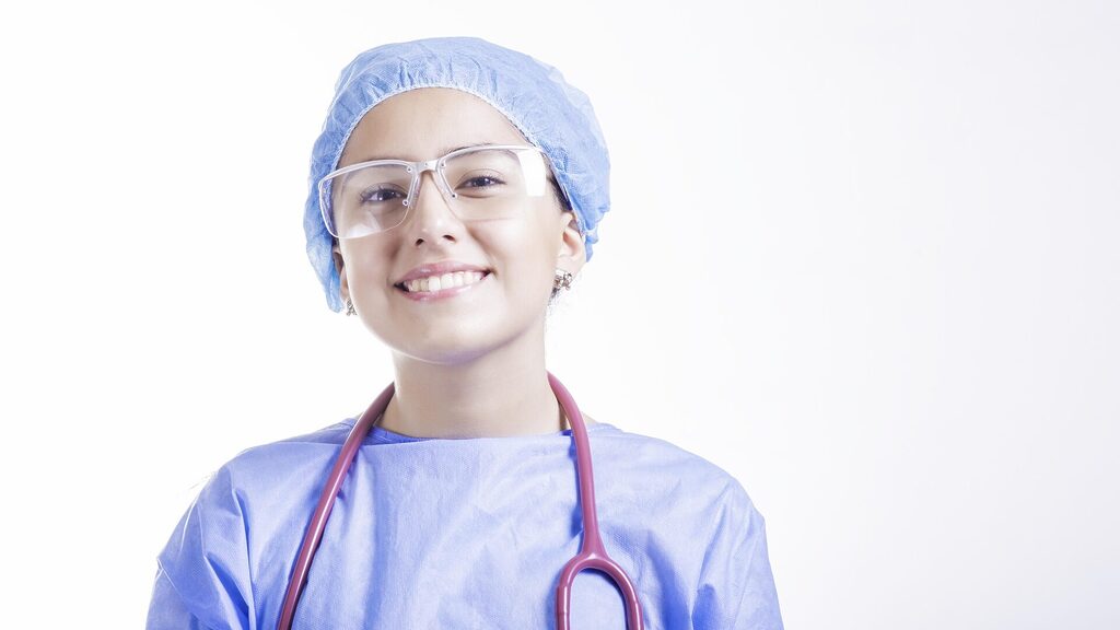 In aller Freundschaft – Die Kult-Krankenhausserie der ARD 1 krankenschwester edited