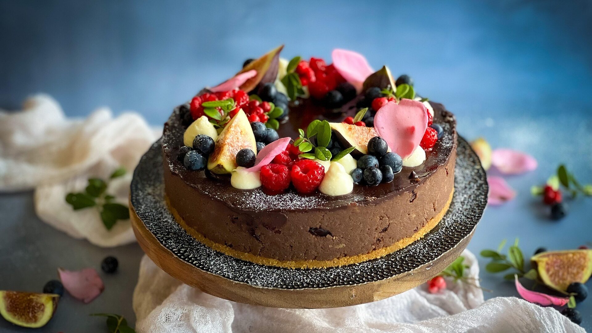 Das große Backen 2 Leckeres Gebäck, ästhetisch angerichtet.