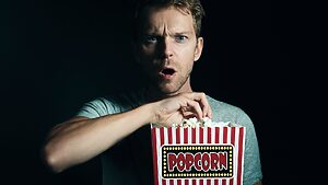 Netflix Serientipp: Die besten Netflix-Serien, die du 2026 wirklich sehen solltest 5 mann popcorn edited