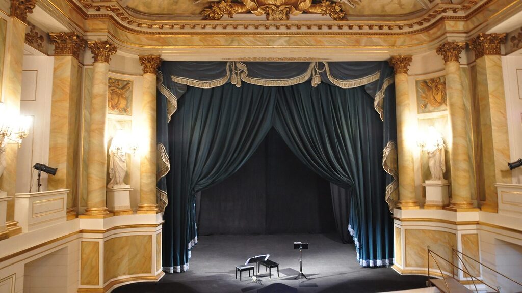 Marisa Burger 7 theaterbuehne edited